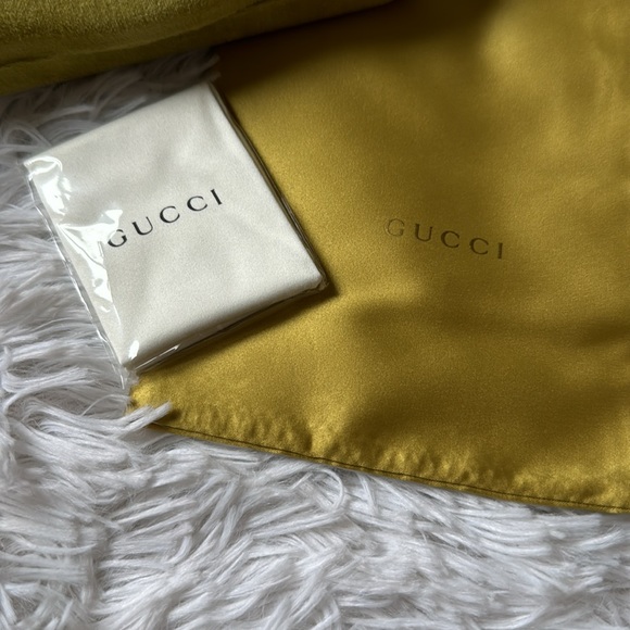 CGUCCI VELVET SUNGLASSES CASE - Picture 4 of 15